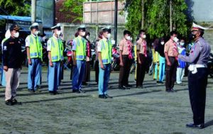Apel Besar Tertib Lalu Lintas dan Safety Riding yang diselenggarakan Satuan Lalu Lintas (Satlantas) Polres Purbalingga di halaman Kantor Kecamatan Bobotsari, Kabupaten Purbalingga, Jumat (4 Maret 2022) merupakan rangkaian kegiatan dalam rangka Operasi Keselamatan Lalu Lintas Candi 2022.