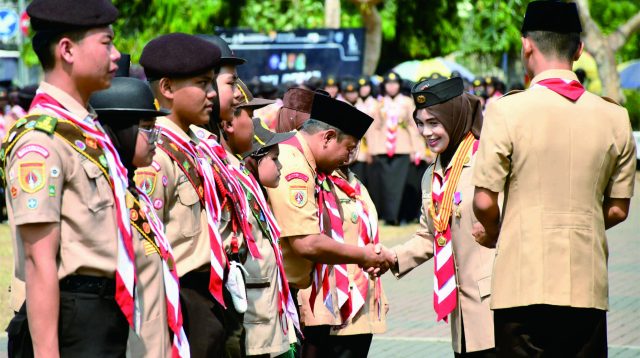 Ketua Gerakan Pramuka Kwartir Daerah (Kwarda) Jawa Tengah, Kak Siti Atiqoh Ganjar Pranowo usai memimpin Apel Besar Pramuka Purbalingga dan Pelantikan Pramuka Garuda, di Alun-alun Purbalingga, Senin 9 Oktober 2023.