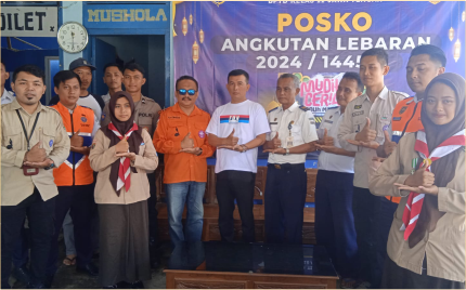 Ka Kwarcab Gerakan Pramuka Kabupaten Purbalingga, Kak Tri Gunawan Setyadi melakukan monitoring di Posko Aksi Pramuka Peduli Karya Bakti Lebaran 2024 (APPKBL) 2024 Kwarran Bobotsari, Minggu 07 April 2024. Foto: Humas dan Informatika Kwarcab Purbalingga