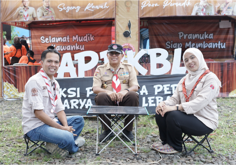 Ketua Kwartir Daerah (Kwarda) Gerakan Pramuka Jawa Tengah, Budi Prayitno mengikuti Podcast yang dipandu Andalan Humas Kwarcab Purbalingga Ginanjar Noviono dan Pewarta Pramuika Nadirah Dwi Maulidiyah di Posko APPKBL Purbalingga, Selasa 17 Maret 2026