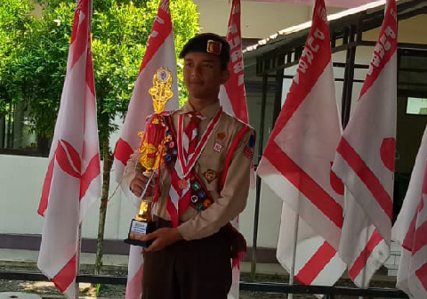 Tryas Amirul Pratopo, anggota Pramuka dari pangkalan SMP Negeri 1 Kalimanah, Juara 1 Lomba Pramuka Penggalang Garuda Berprestasi Kwarcab Purbalingga tahun 2026.